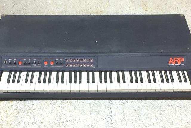 Arp 16 Voice Electronic Piano Model 3303 | smem